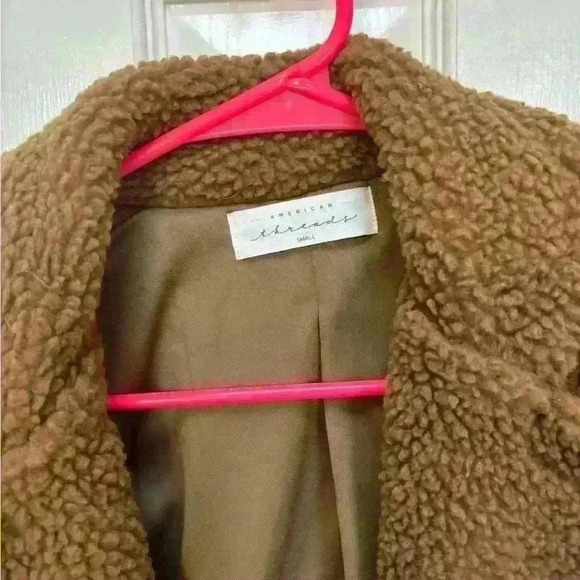 American Threads Tan Teddy Cropped Style Jacket Size S - EUC - worn once - Picture 3 of 3